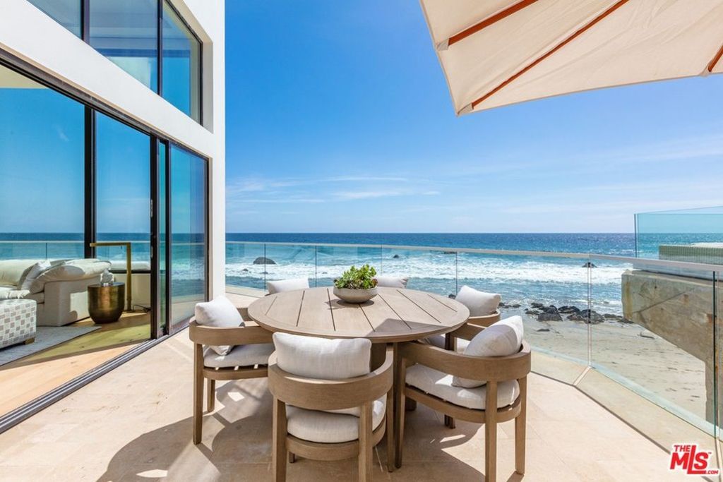 Those views. Photo: Realtor.com