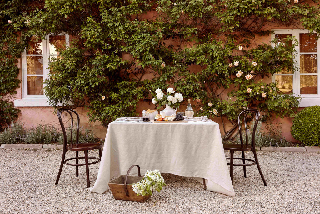 When setting the table, start with a quality tablecloth or placemats and napkins. Photo: Bed Threads