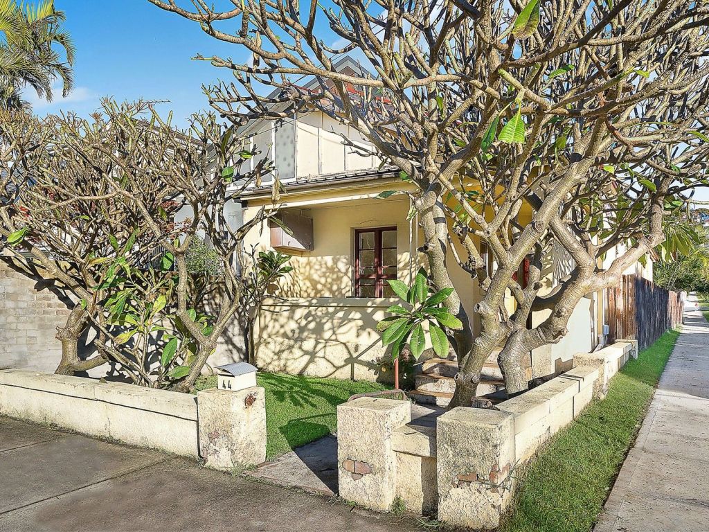 Two-bedroom Clovelly semi sells for $2.88m at virtual auction