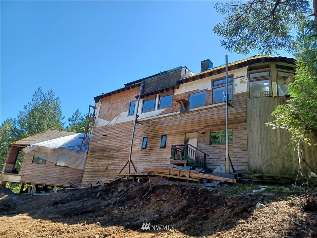 There's a bit going on here. Photo: RedFin