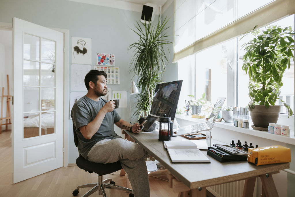 Working from home eliminates your commute, saving both time and money. Photo: iStock