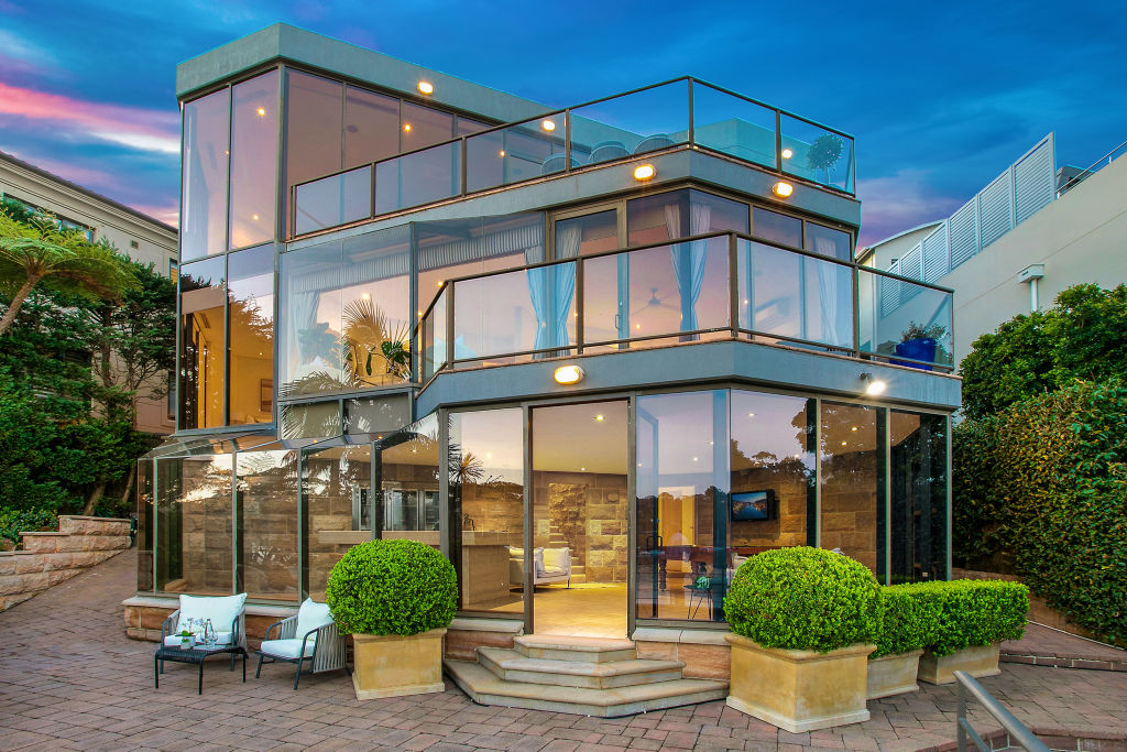 The Longueville waterfront residence last traded in 1999 for $3.185 million.