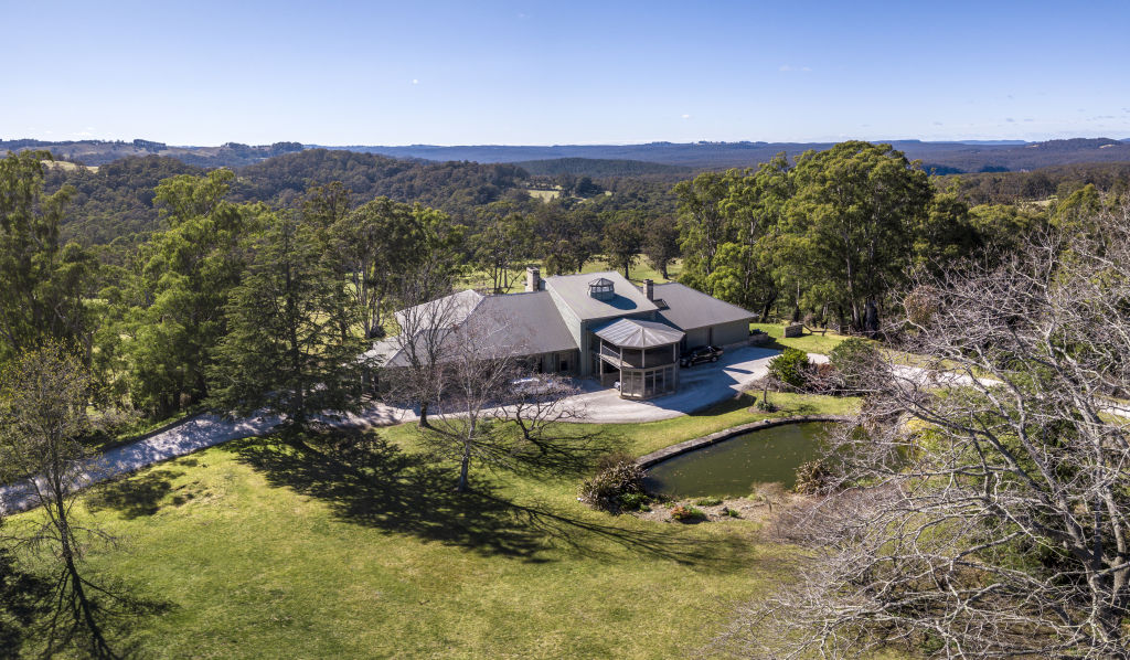 The residence was designed by architect Ron Gilling for Sir Arthur Weller.