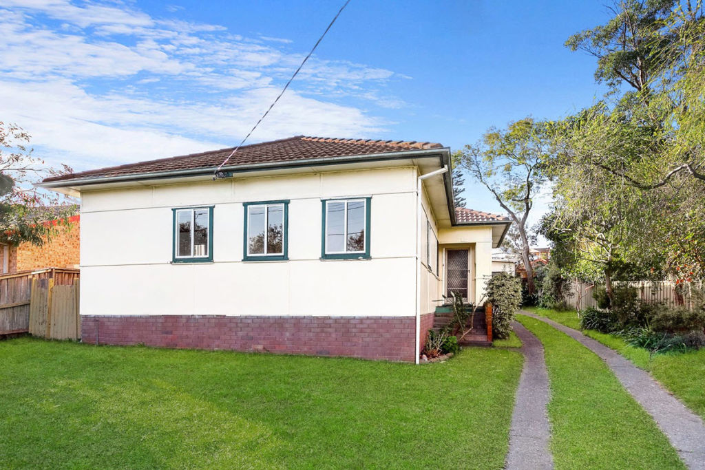 Northern beaches shack sells for the first time for $2.66m