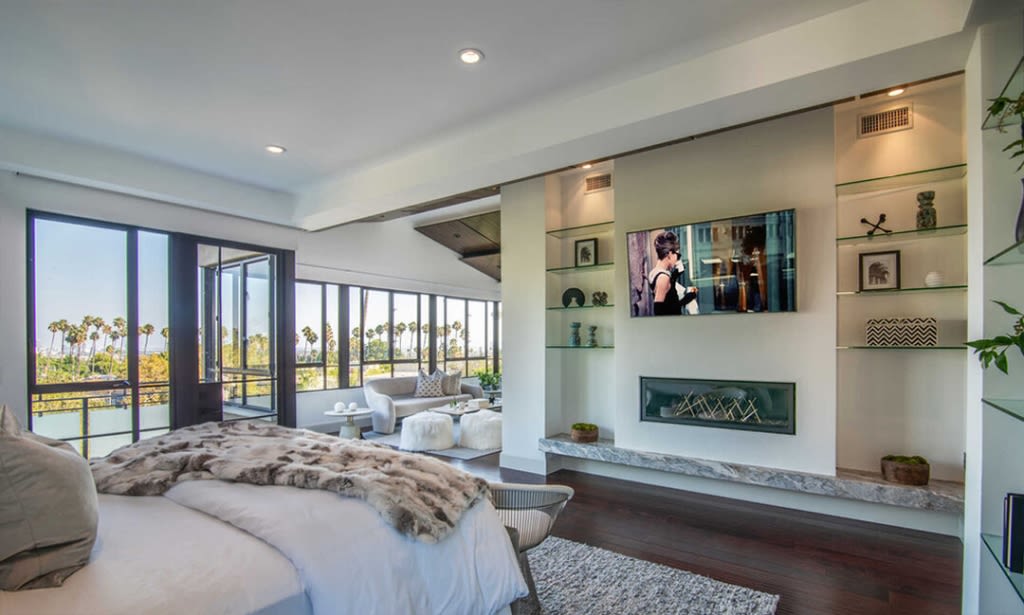 The main bedroom is bigger than most people's apartments.  Photo: Redfin.