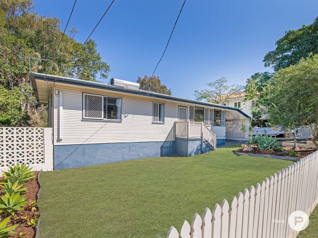 1 Vickers Street, Carina Heights fetched a massive price despite its humble facade. Photo: Place Bulimba
