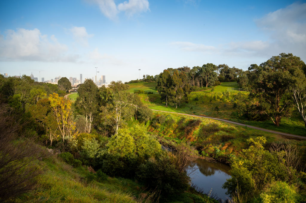 The riverfront parkland here is a magnet for walkers and cyclists and adjoins the Yarra Bend golf course. Photo: Robert Blackburn