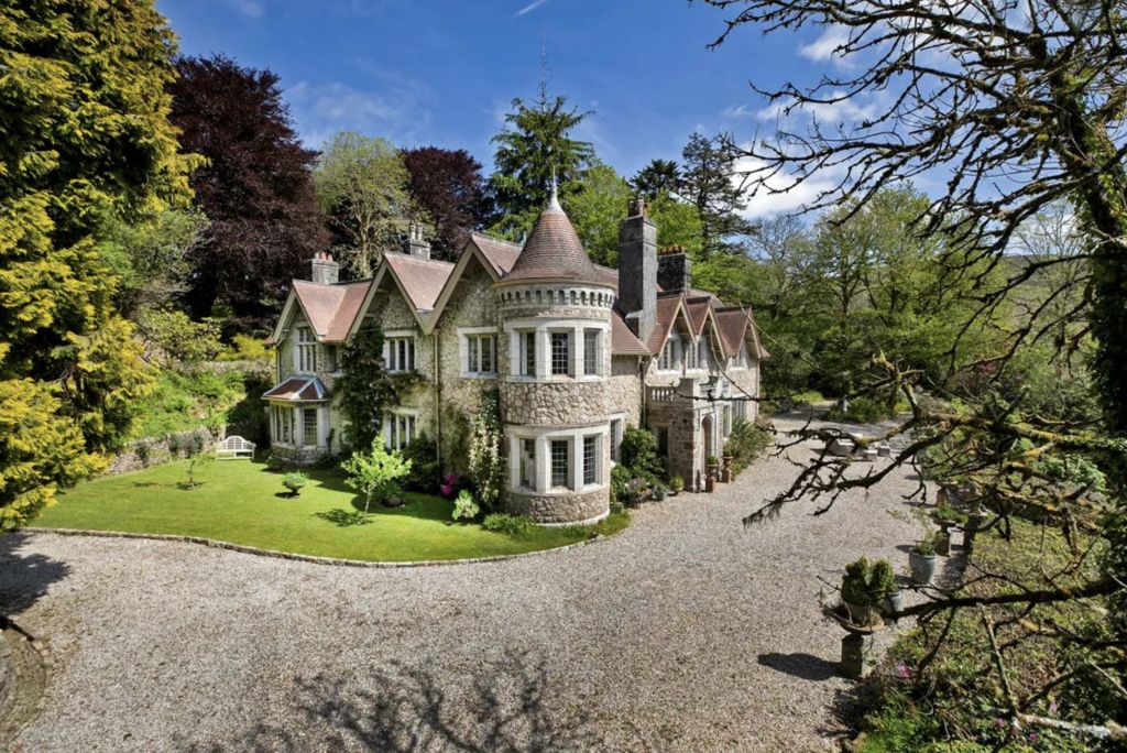 $9 million estate formerly owned by Prince Charles listed for sale with quirky catch