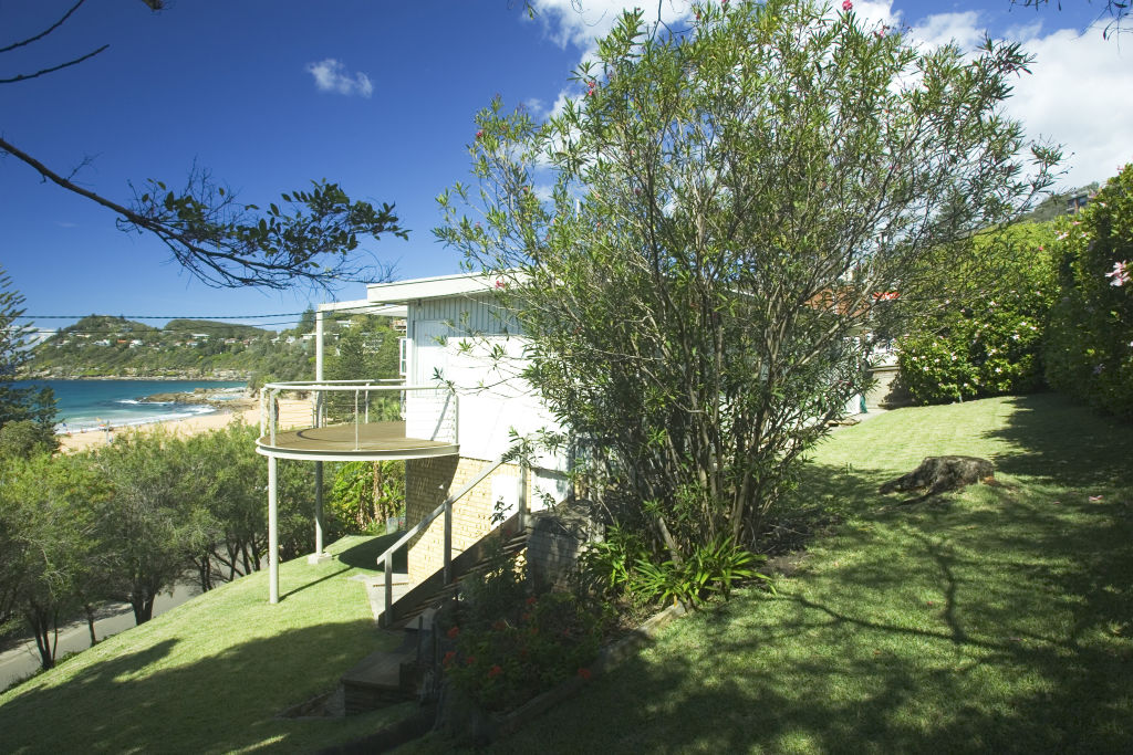 The Whale Beach house as it was when it last traded in 2010 for $4.15 million.