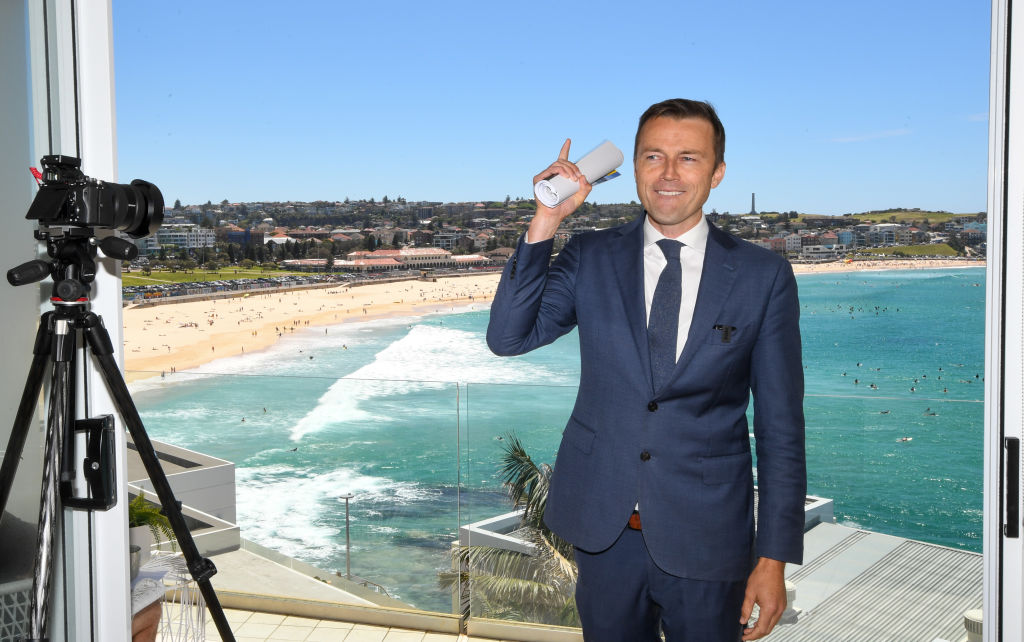 Ray White Auctioneer James Kerley during the Bondi Beach auction. Photo: Peter Rae