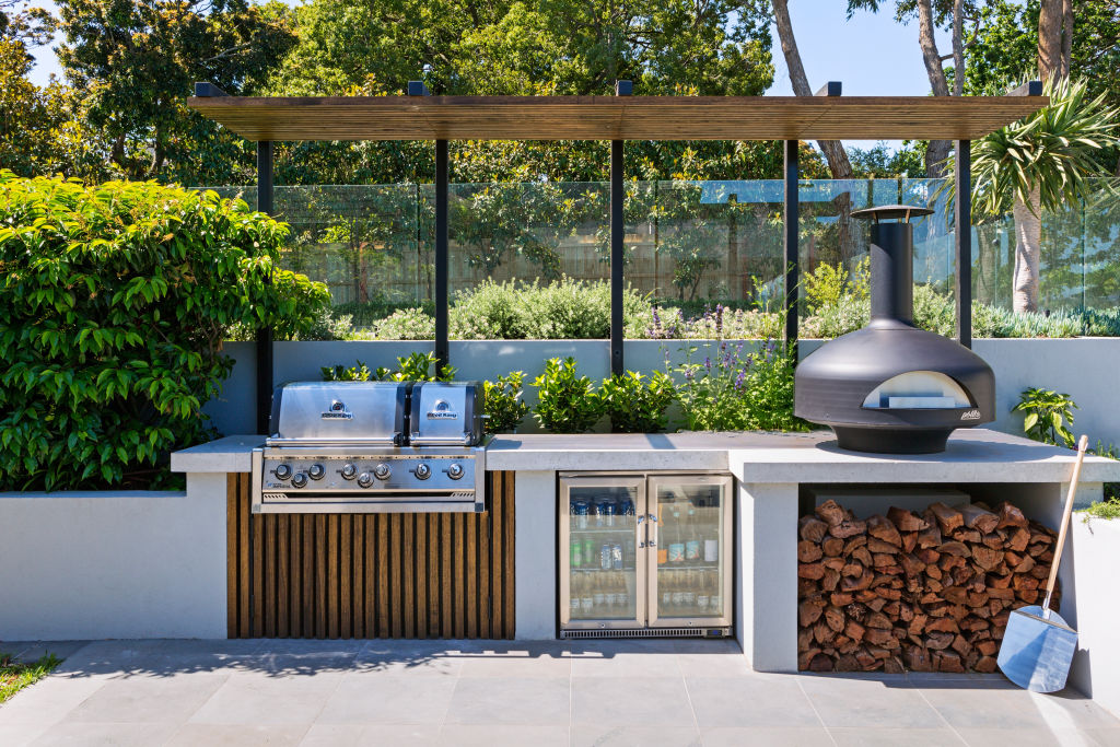 Gourmet dreams are made in this outdoor kitchen by Franklin Landscape &amp; Design. Photo: Franklin Landscape &amp;amp; Design