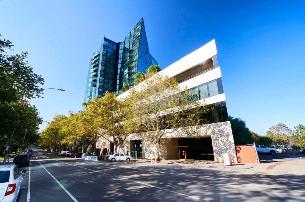 East Melbourne office tests investors as rates rise