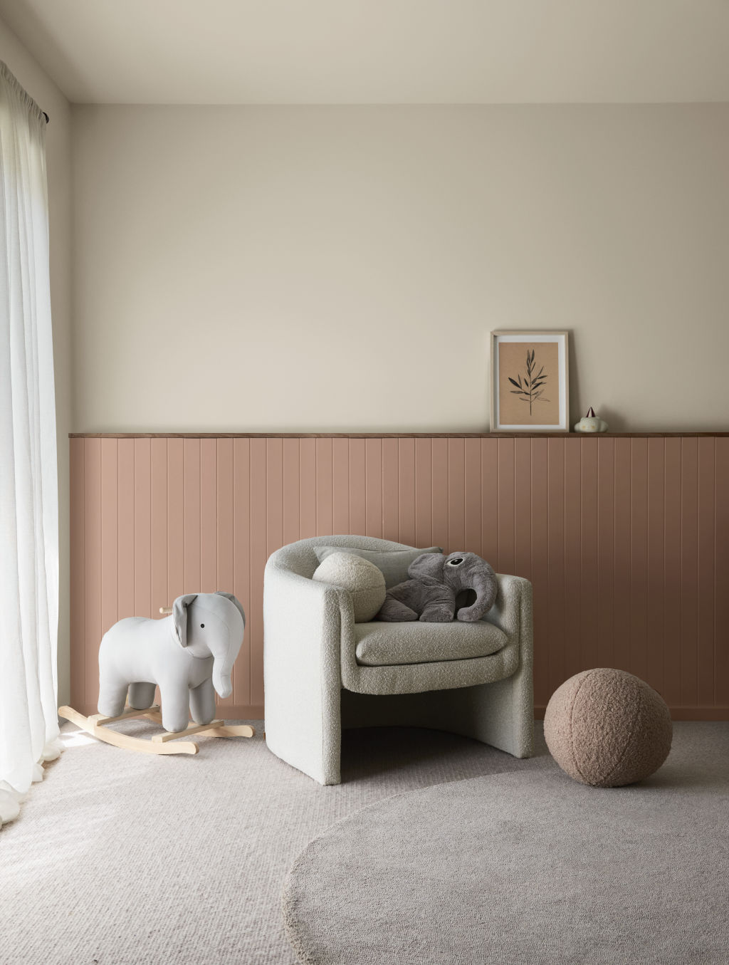 Feature walls are no longer a relic of the '90s. Stylist: Bree Leech. Photo: Lisa Cohen for Dulux Australia
