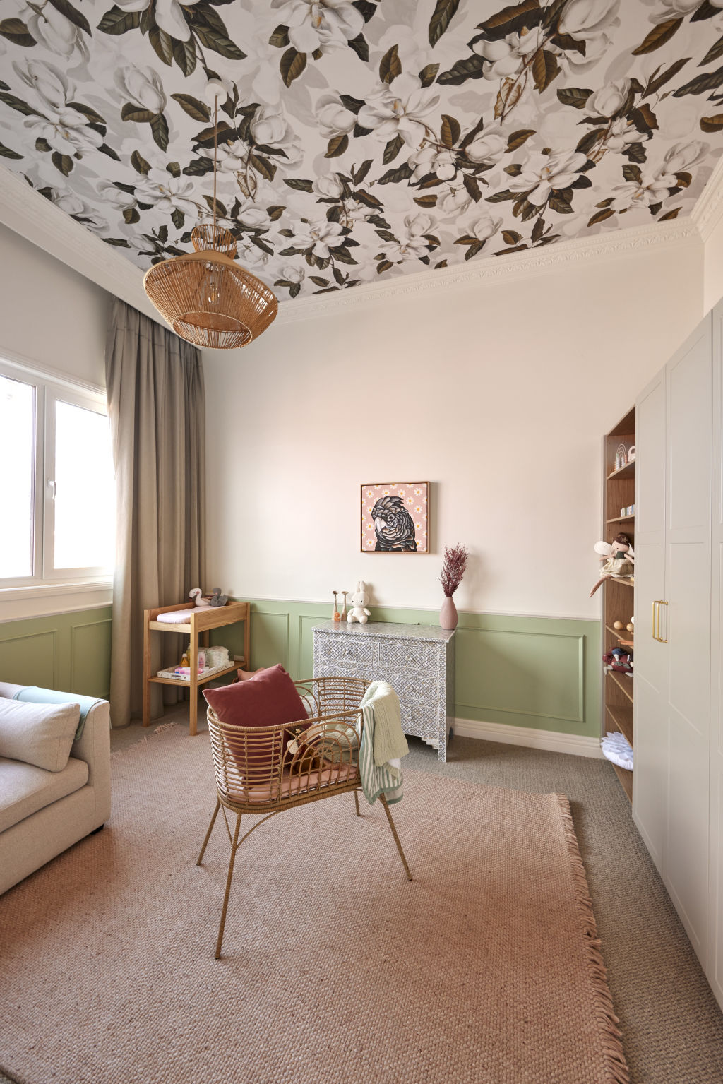 The judges love the wallpaper on the ceiling in Tom and Sarah-Jane's guest bedroom. Photo: Nine