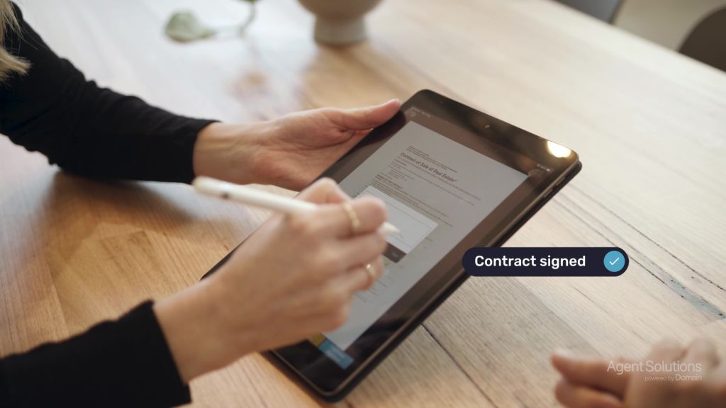 RealTime Contracts lets you create and send contracts to vendors and purchasers at the tap of a button.