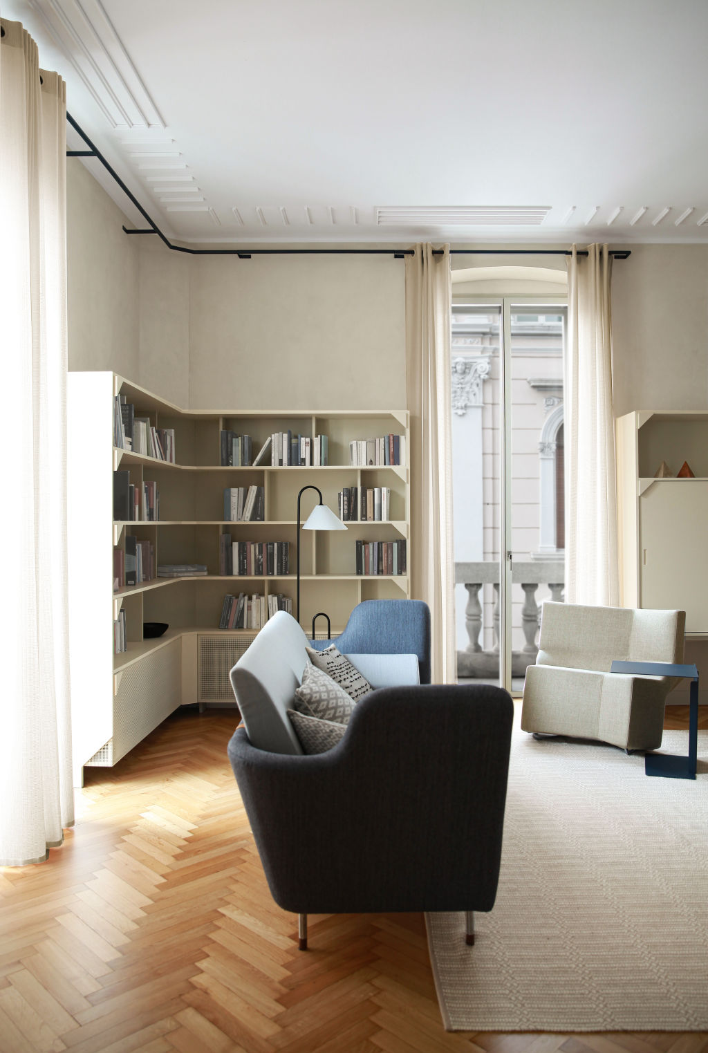 The apartment’s ceilings have been specially designed. Photo: Carola Ripamonti