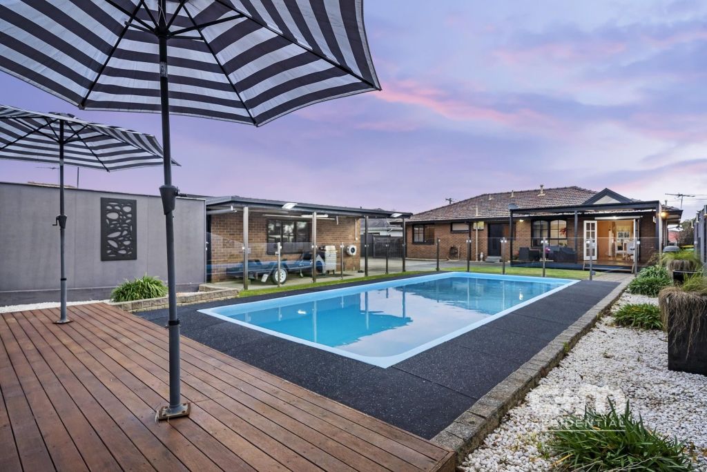 2 Clyde Court, Oak Park, had both a pool and solar panels. Photo: C + M Residential