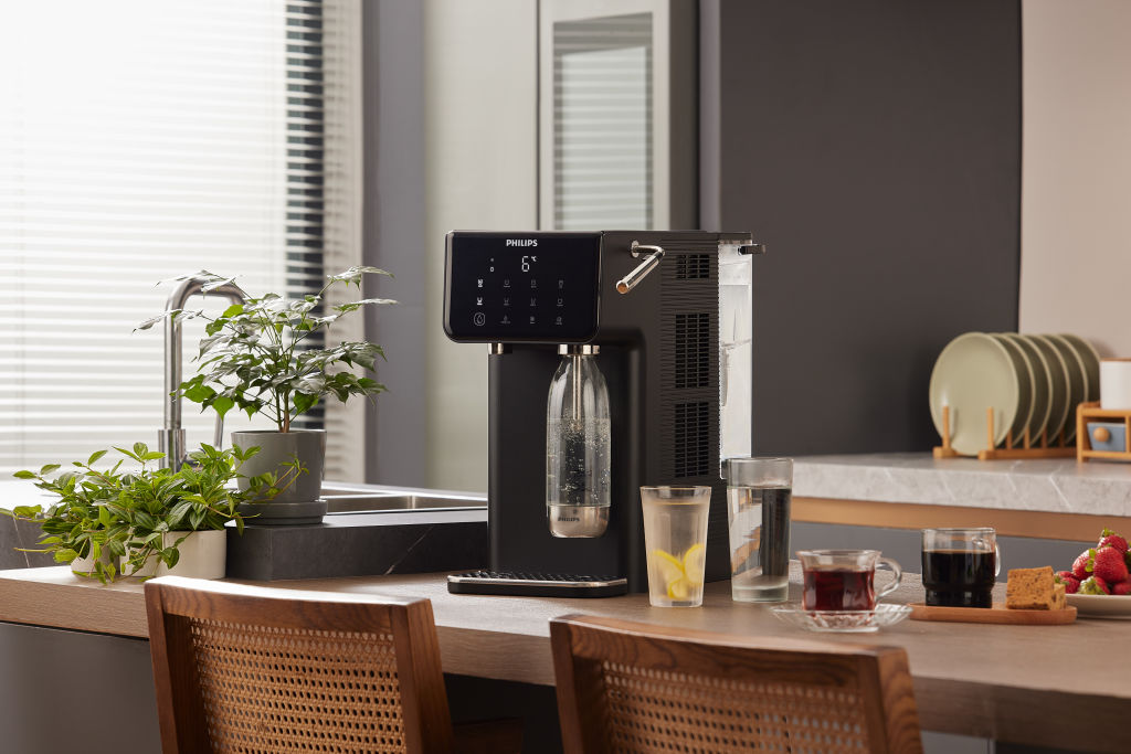 Filtered, hot, chilled, or sparkling – the new Philips Sparkling Water Station does it all.