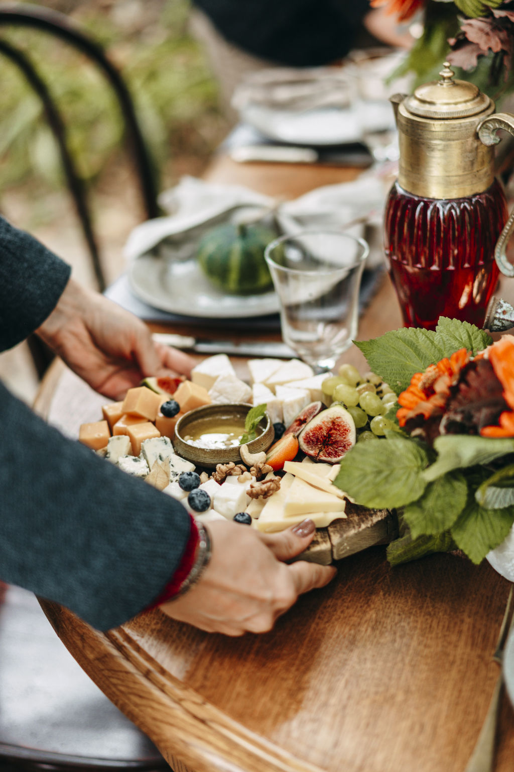 Ninety per cent of respondants say they feel that sharing a meal is an important way of connecting with their wider family. Photo: Stocksy