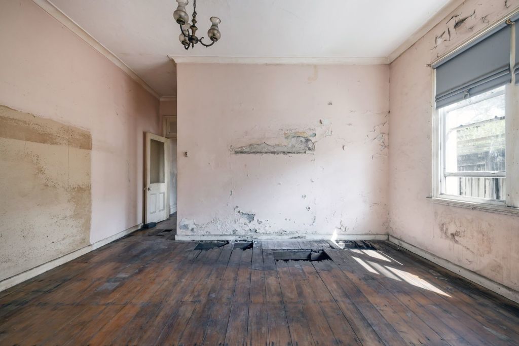 The fixer-upper in Dulwich Hill has sold for $1.6 million, in a suburb with rolling capital growth. Photo: Adrian William