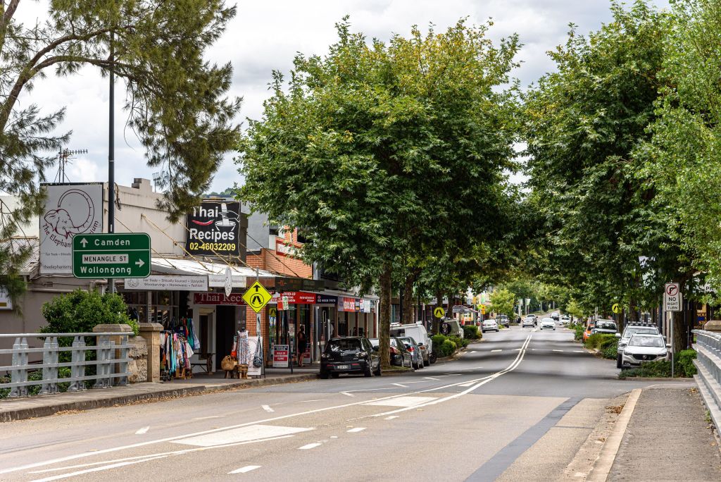 On Argyle Street, Picton’s commercial hub, 19th-century buildings are dotted between modern shops and trendy cafes. Photo: Alamy