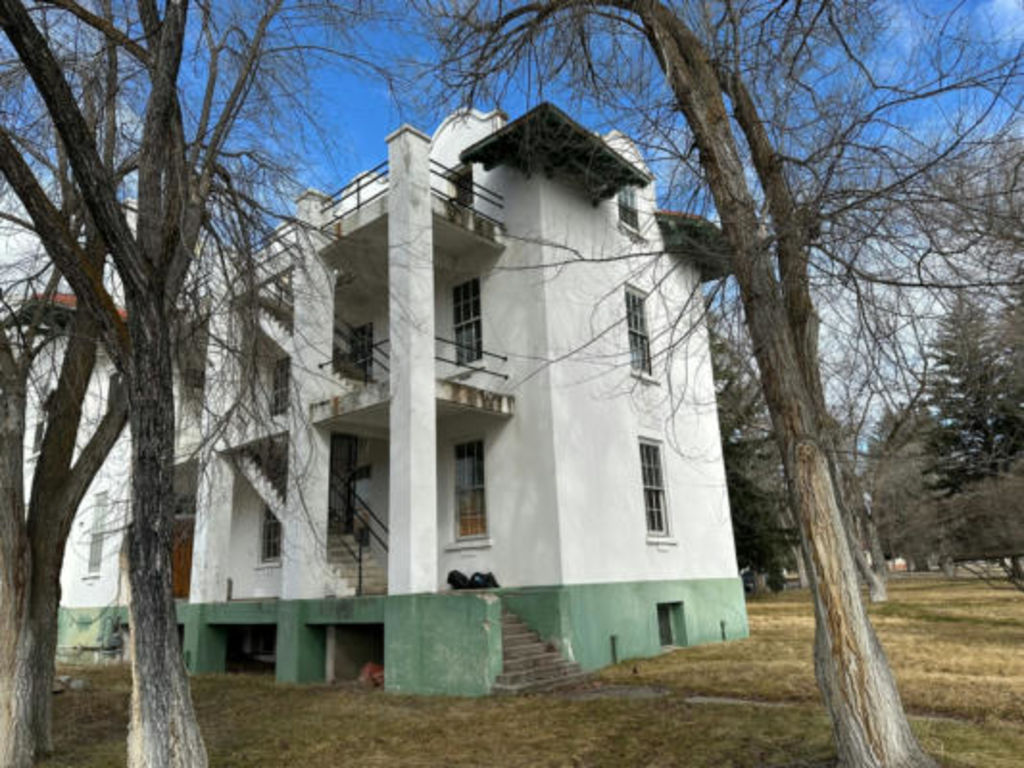 This stately mansion costs only $10, making it the world's cheapest home - perhaps ever. Photo: Remax