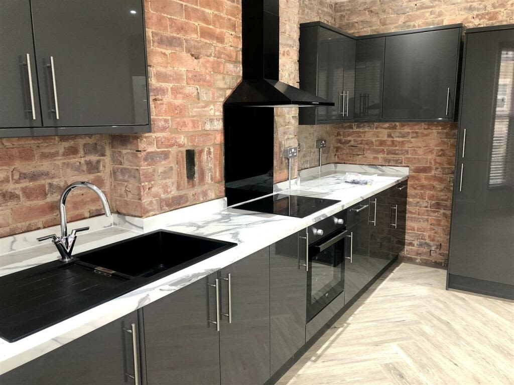 One of the 34 residences offers in the huge Lincoln portfolio. Photo: Rightmove