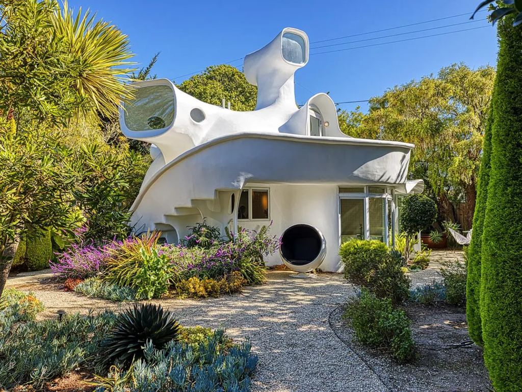 The house was first built in 1974. Photo: Zillow