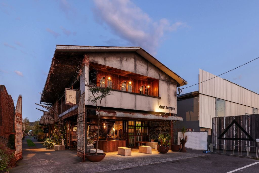 Popular Gold Coast cafe-cum-music-venue edges closer to $5m sale