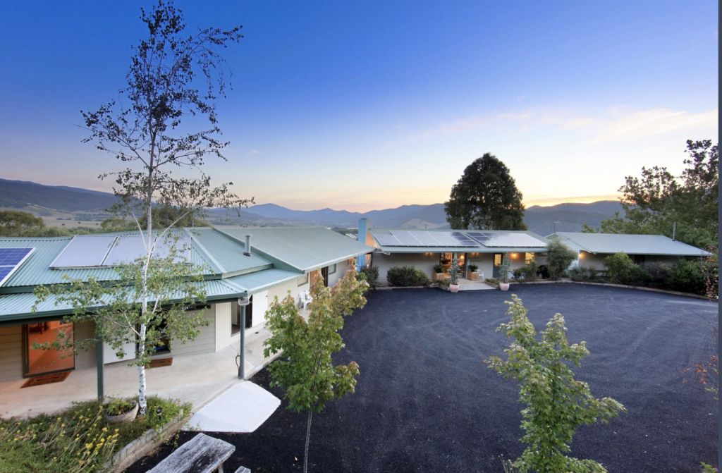 Royal retreat in the Snowy Mountains for sale
