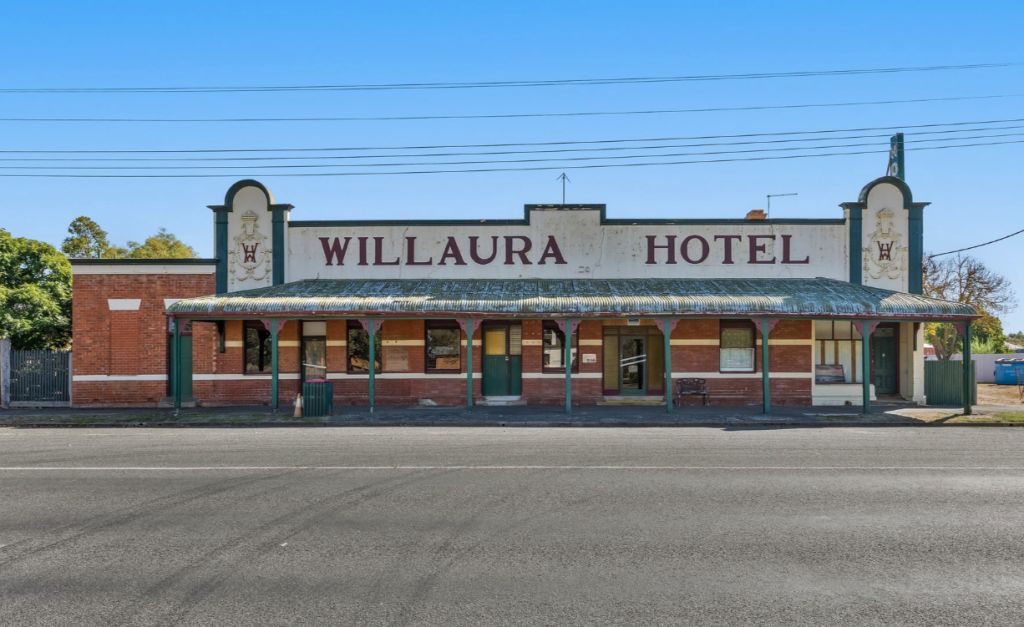 The $920k country hotel (plus 32-rooms) that could bring a town back to life