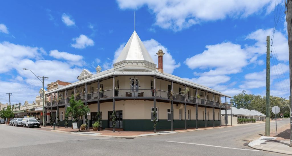 4 pubs for sale in Western Australia