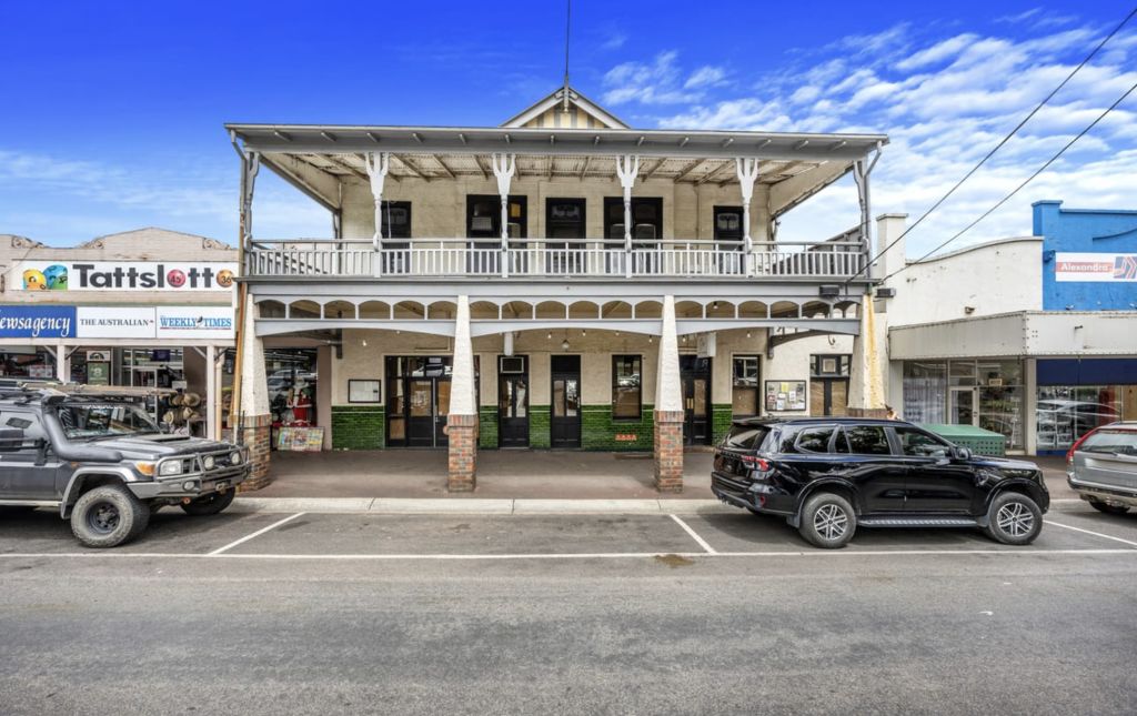 Historic regional Victorian hotel offered as prestige project