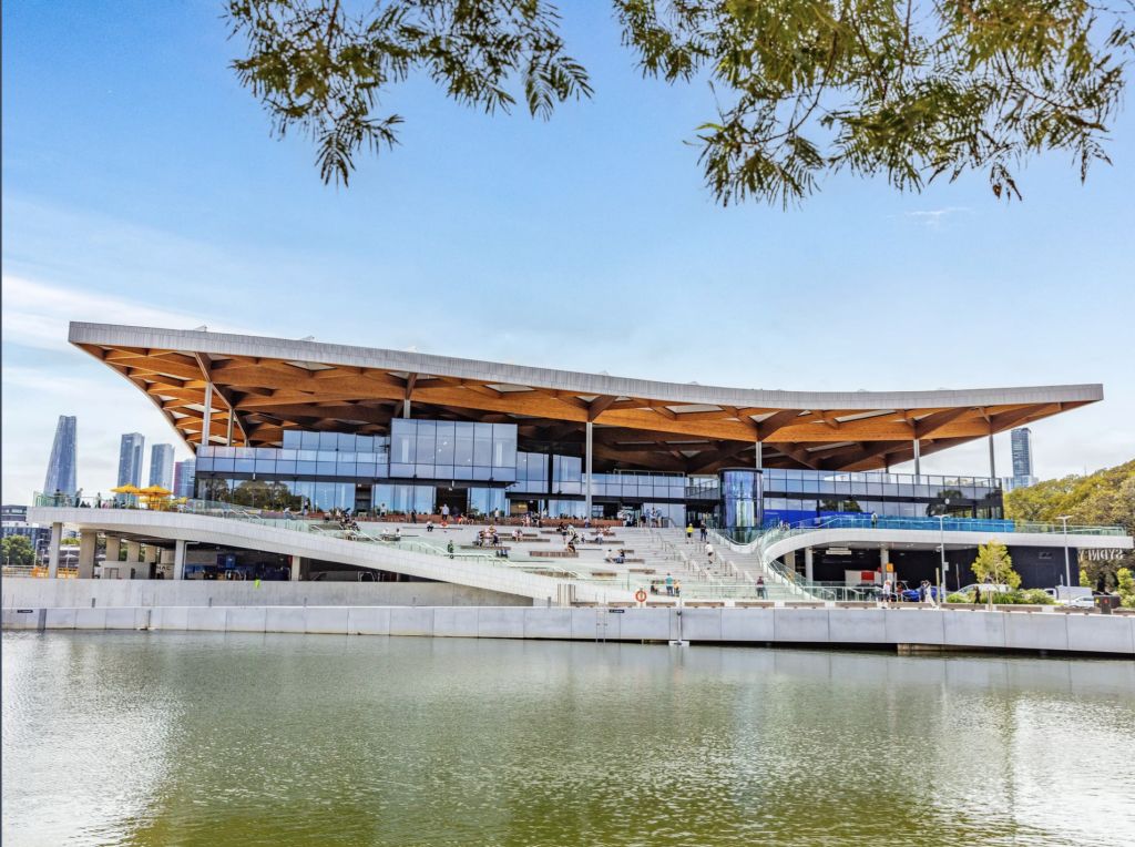 The street that never sells just listed twice, near new Sydney Fish Market