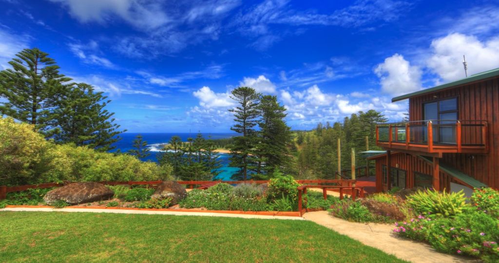 Norfolk Island seven-hectare clifftop luxury lists with Bounty connection
