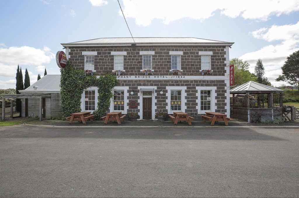 New owner sought for one of Victoria’s oldest pubs