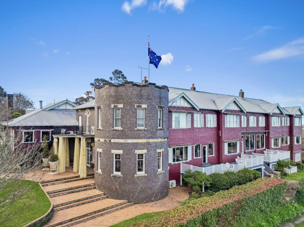 A $6m dual-hotel portfolio in the Blue Mountains is officially up for grabs