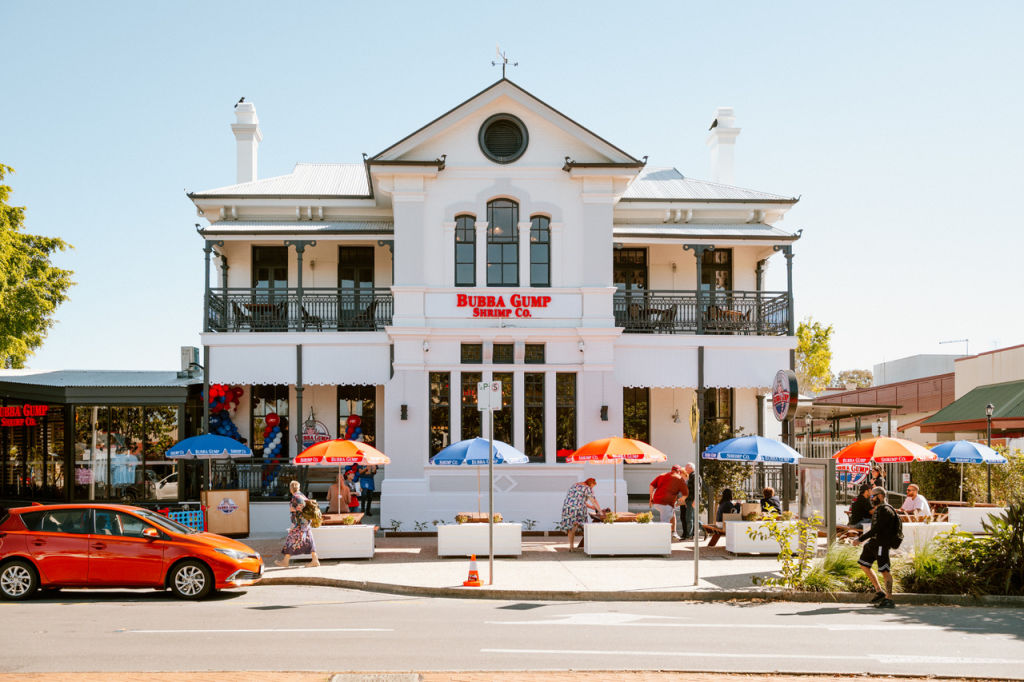 US dining brands surge into Australia