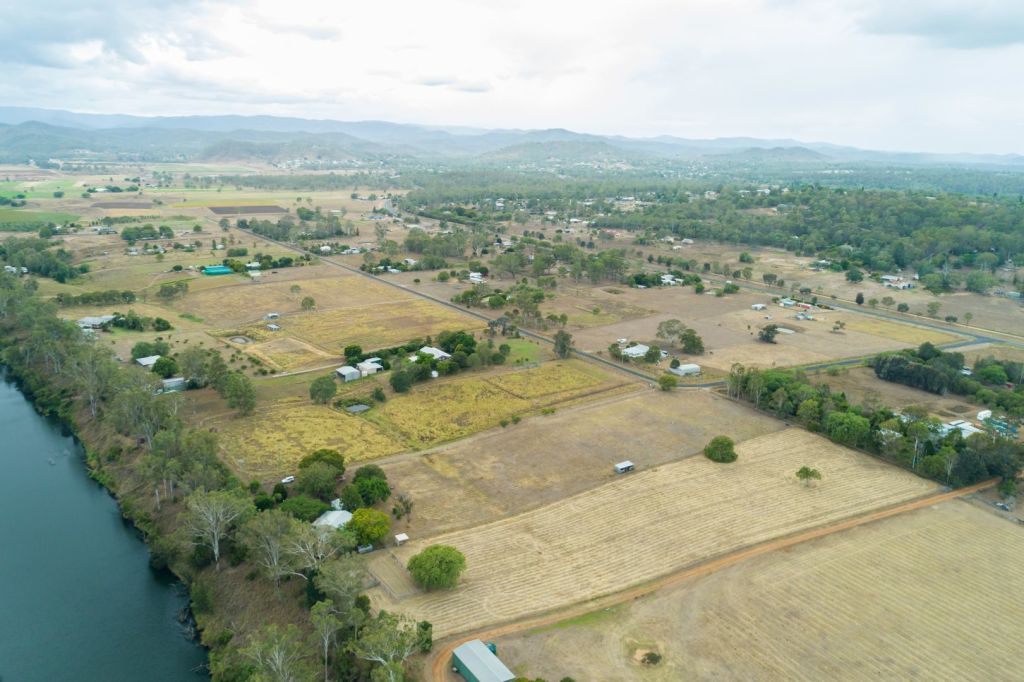 Country music star Troy CassarDaley selling his country house that