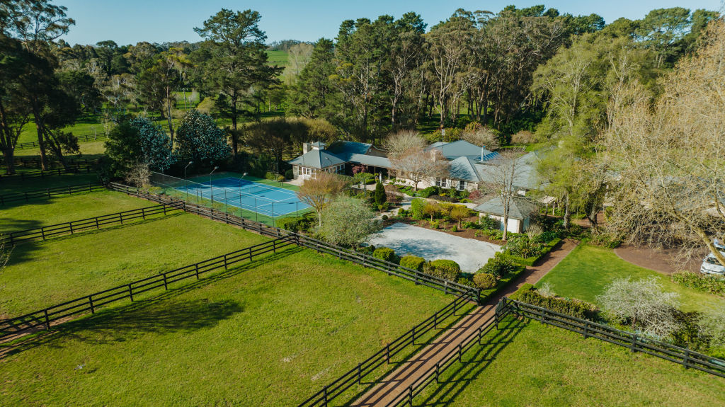 Alan Jones lists grand Southern Highlands estate