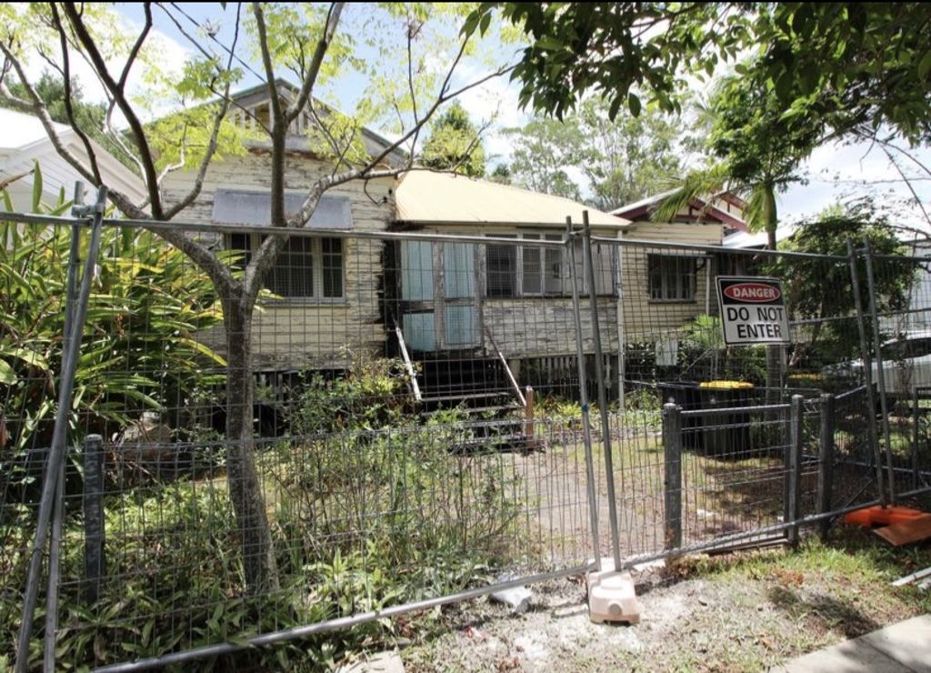 'Brisbane's worst house' Queenslander transformed from crack den to