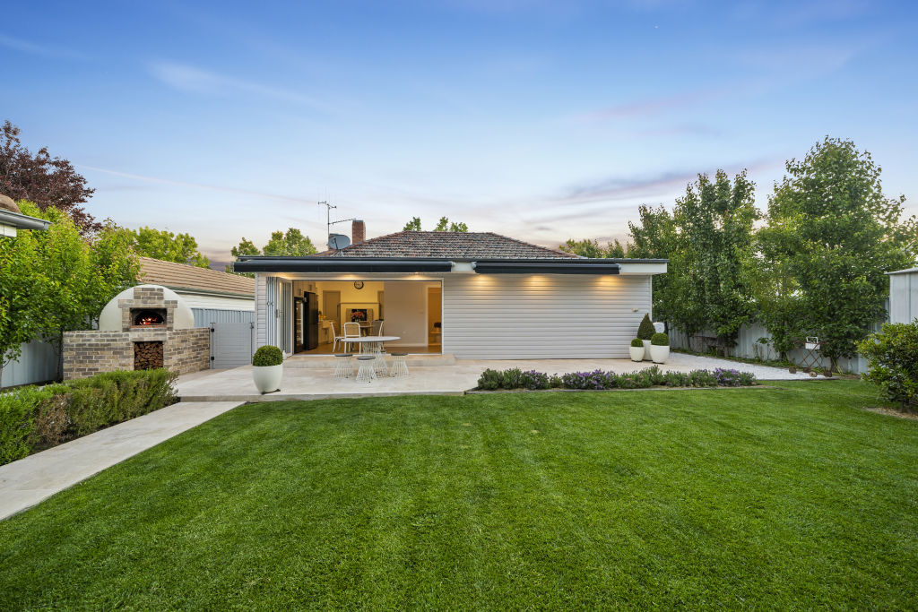 'Along the lines of country Hamptons' Inside a renovated Queanbeyan