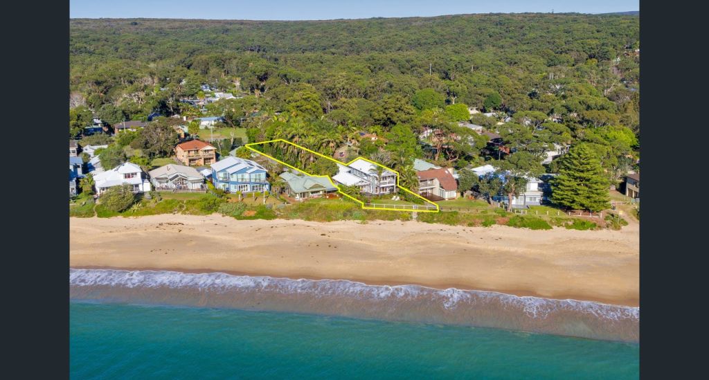 Sydney's holiday home boom crashes on Bundeena shores with 8m house sale