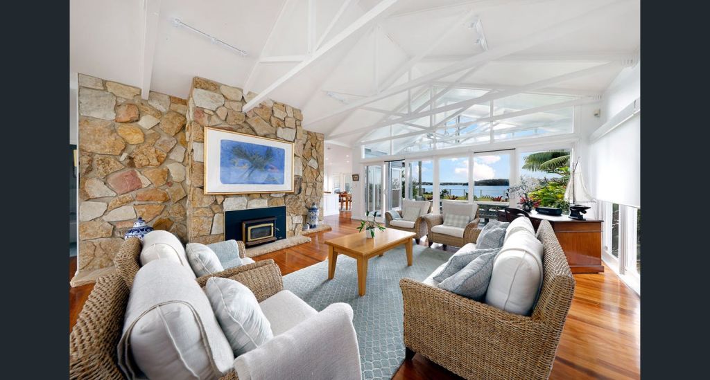 Sydney's holiday home boom crashes on Bundeena shores with 8m house sale